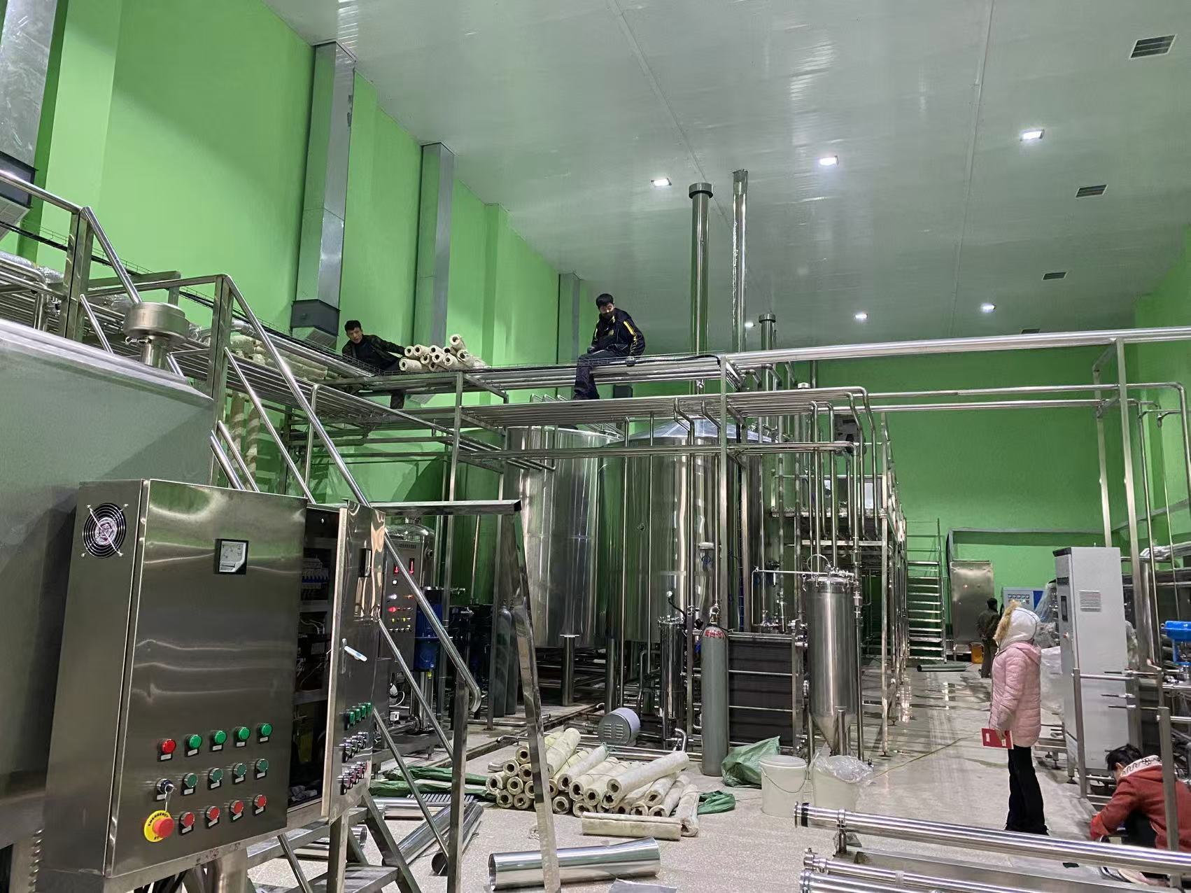 舞钢精酿啤酒设备厂—精酿啤酒设备制造：传承工艺与创新科技的交融